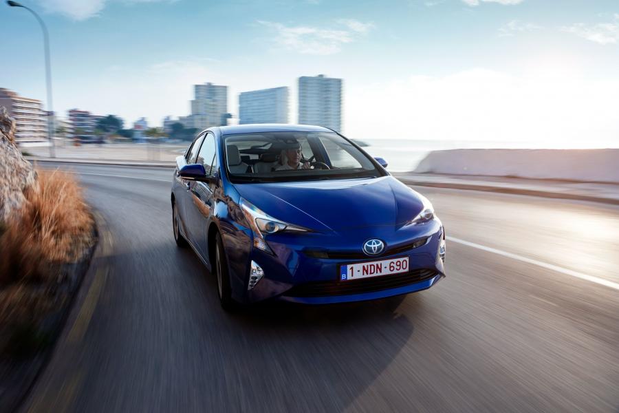  Toyota Prius 2016 года  (WW) (фото 9 из 30)